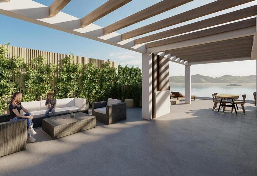 ホテル Porto Perla