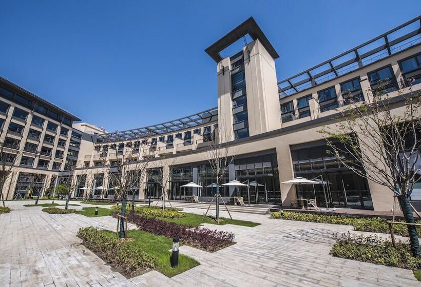 Q Box Hotel Shanghai Sanjiagang