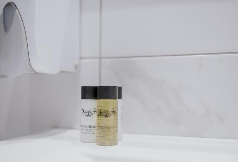 ホテル Roh Suites