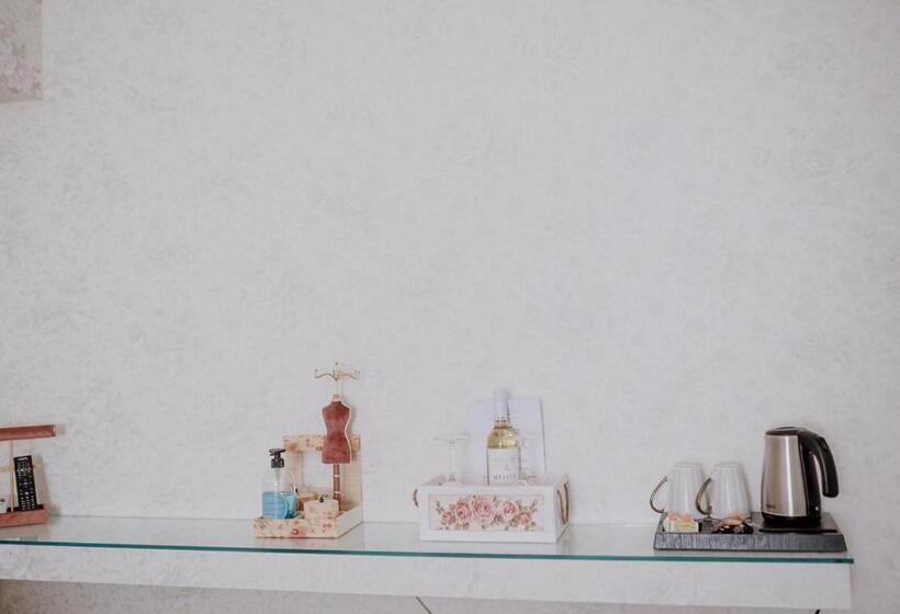 ホテル Roh Suites