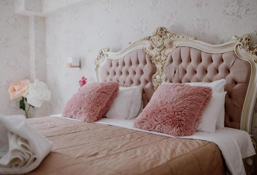 ホテル Roh Suites