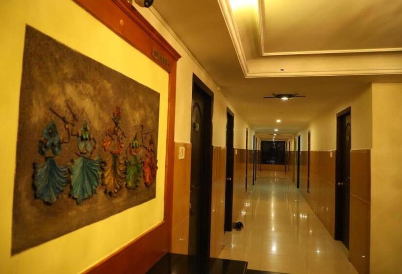 Отель Shrie Shaanth