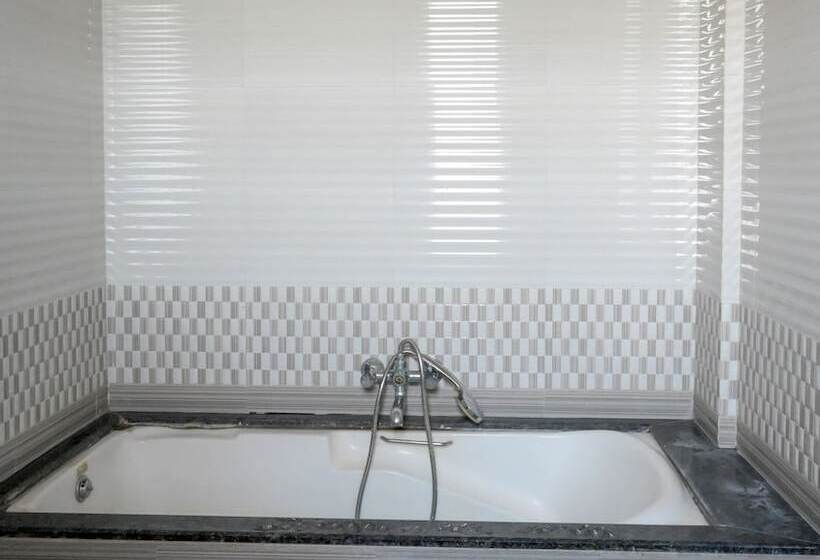 Hotel Sukhsagar Beach Resort Kunkeshwar