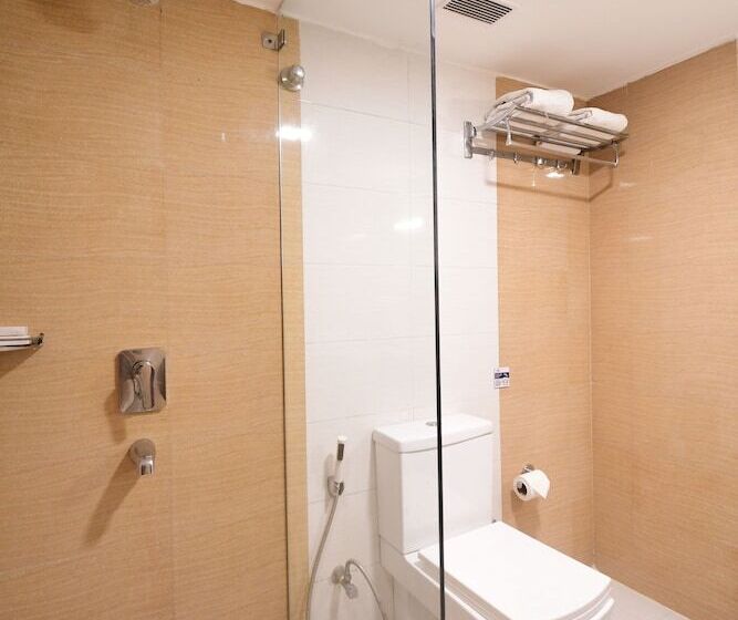 ホテル The Xen Suites Kolkata Airport