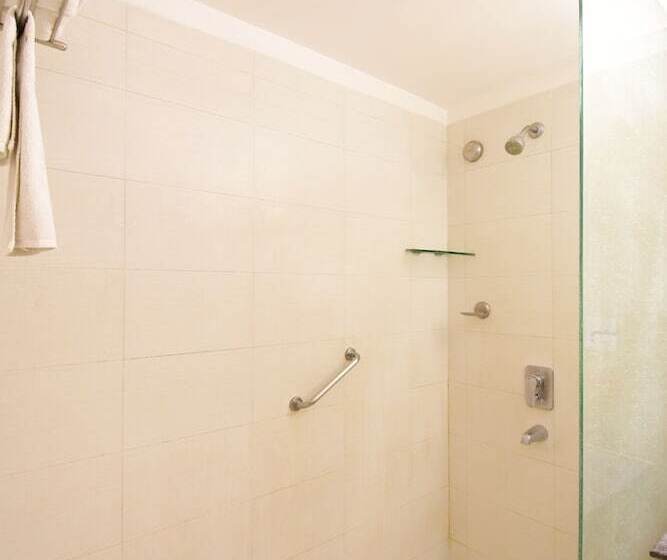 ホテル The Xen Suites Kolkata Airport