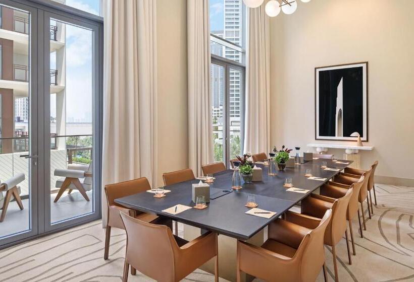 هتل Vida Creek Beach