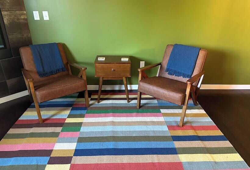 Отель Violet Suites Pdx