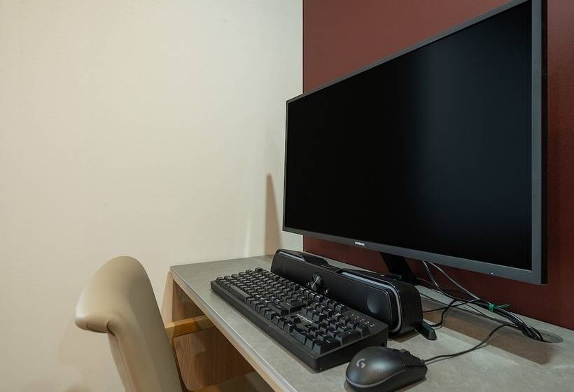 Hound Hotel Gimhae Samgye