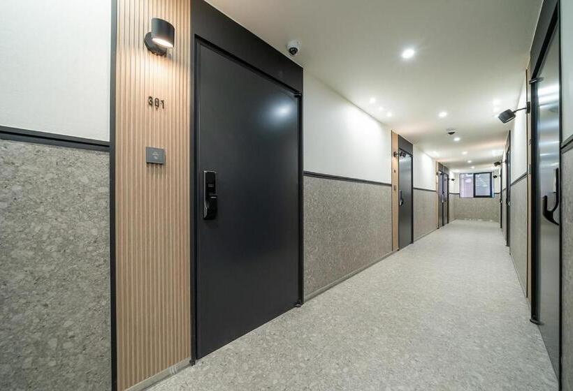 Hound Hotel Gimhae Samgye