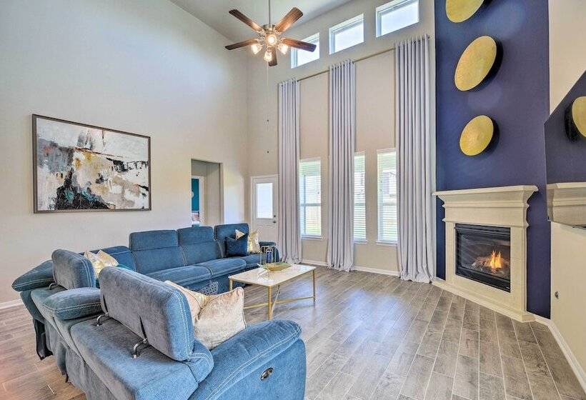 Houston Home W/ Private Yard   16 Mi To Dtwn