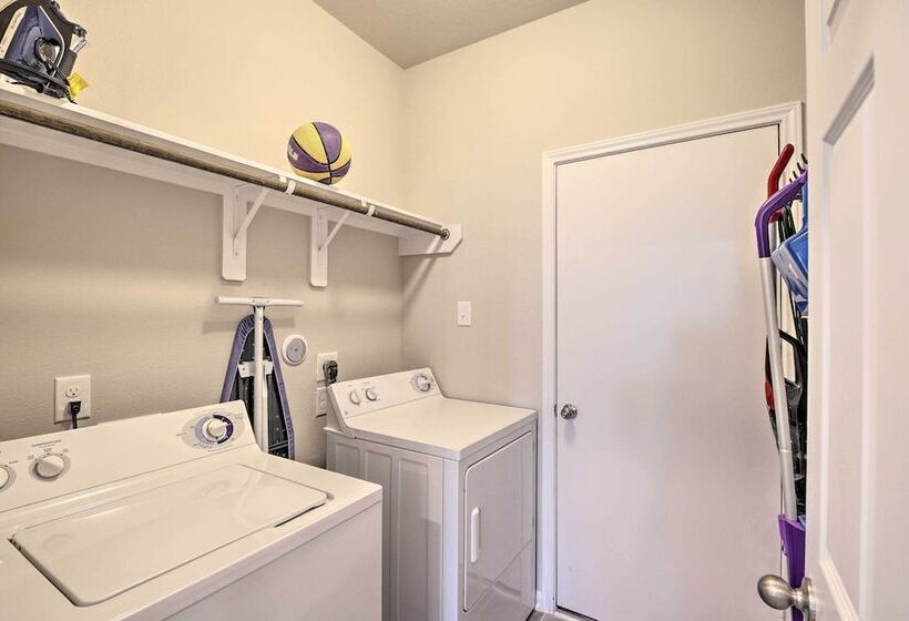 Houston Home W/ Private Yard   16 Mi To Dtwn