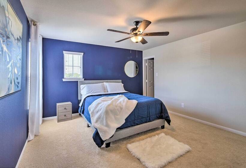 Houston Home W/ Private Yard   16 Mi To Dtwn