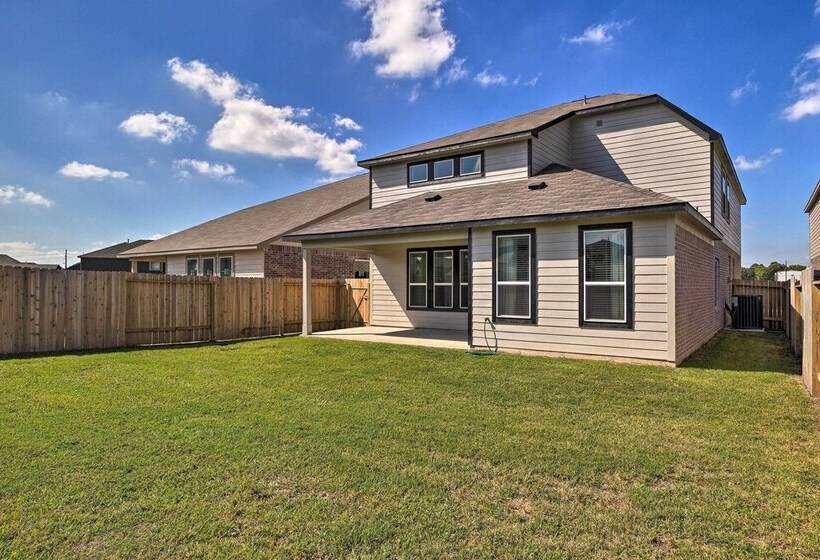 Houston Home W/ Private Yard   16 Mi To Dtwn