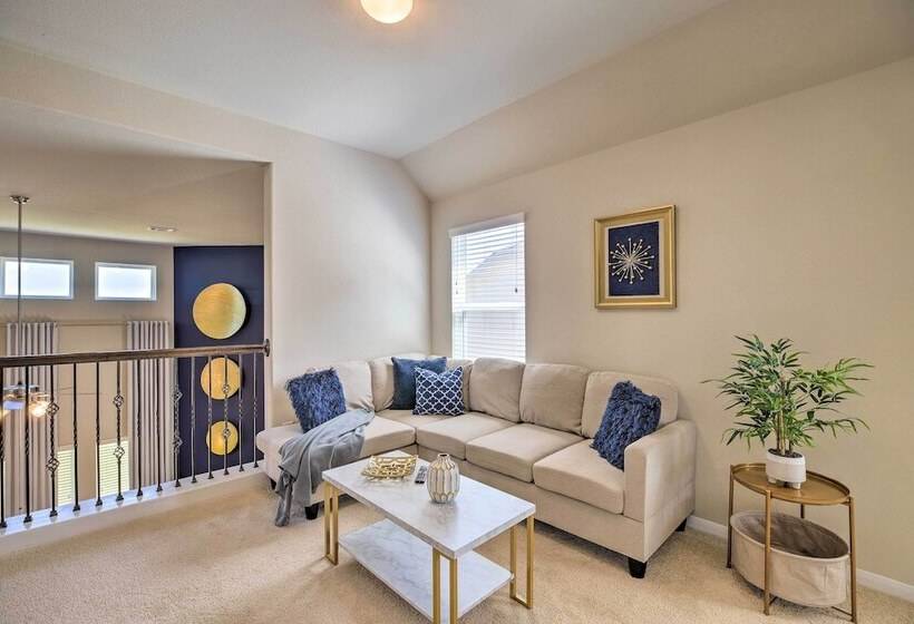 Houston Home W/ Private Yard   16 Mi To Dtwn