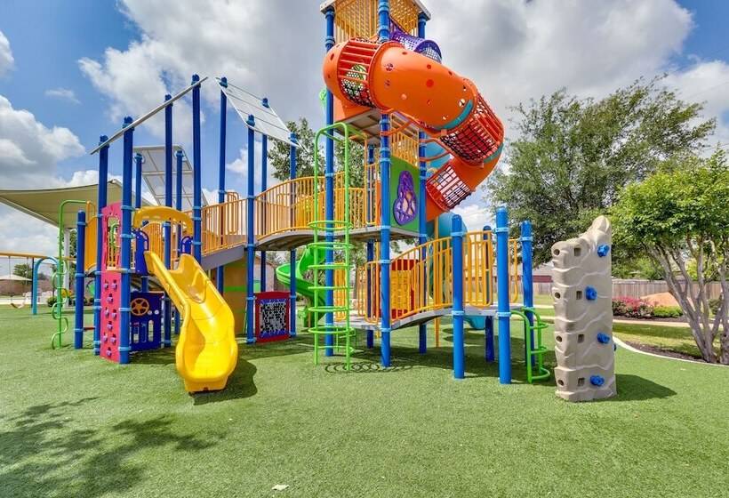 Jarrell Home W/ Playground + Pool Access!