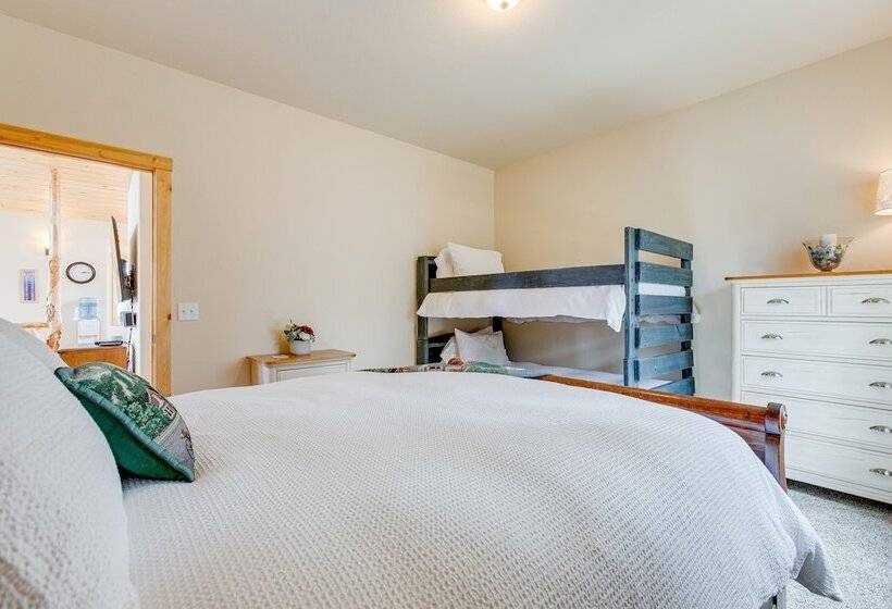 Jefferson Mountain Cabin W/ Private Deck & Grill!