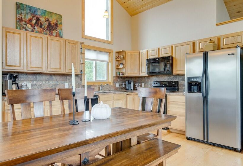 Jefferson Mountain Cabin W/ Private Deck & Grill!