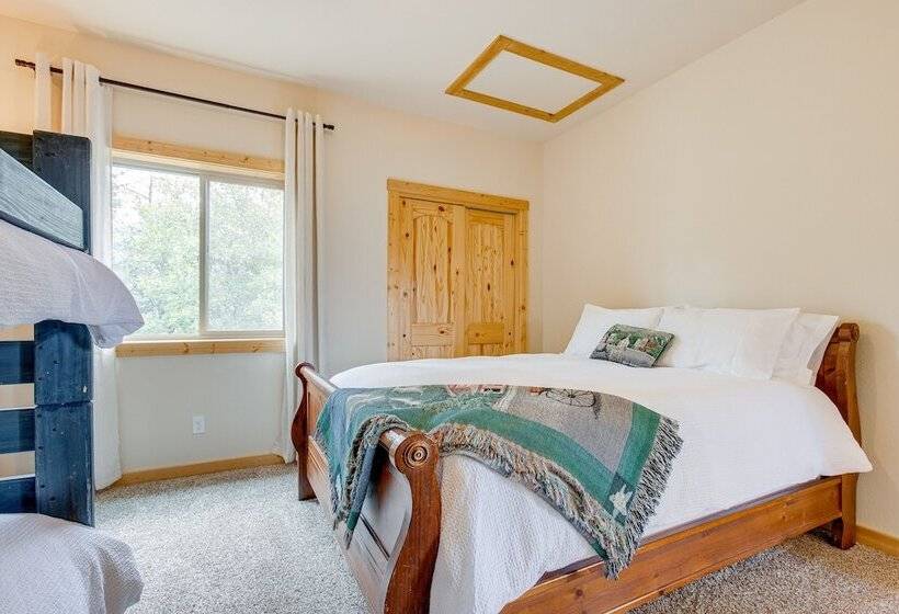 Jefferson Mountain Cabin W/ Private Deck & Grill!