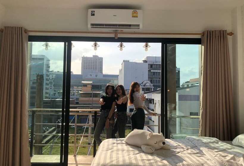 Khok Samet Chun Hostel