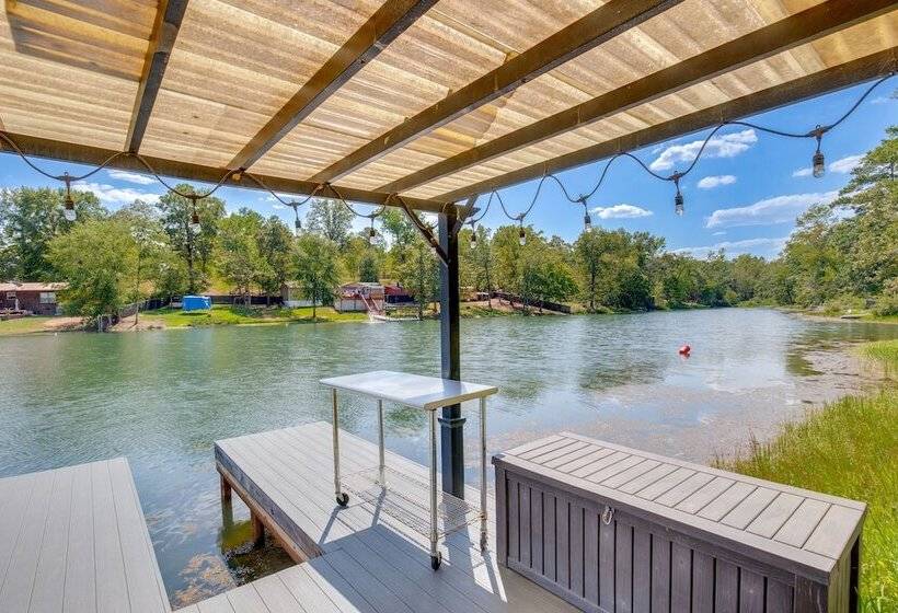 Kilgore Lakefront Home W/ Private Dock & Pier!