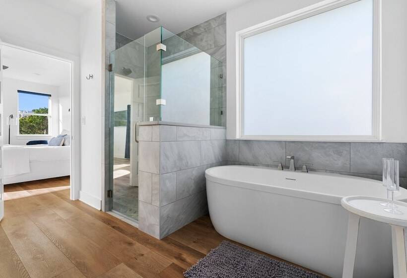 Lago Vista Home W/ Game Room & Outdoor Tub!