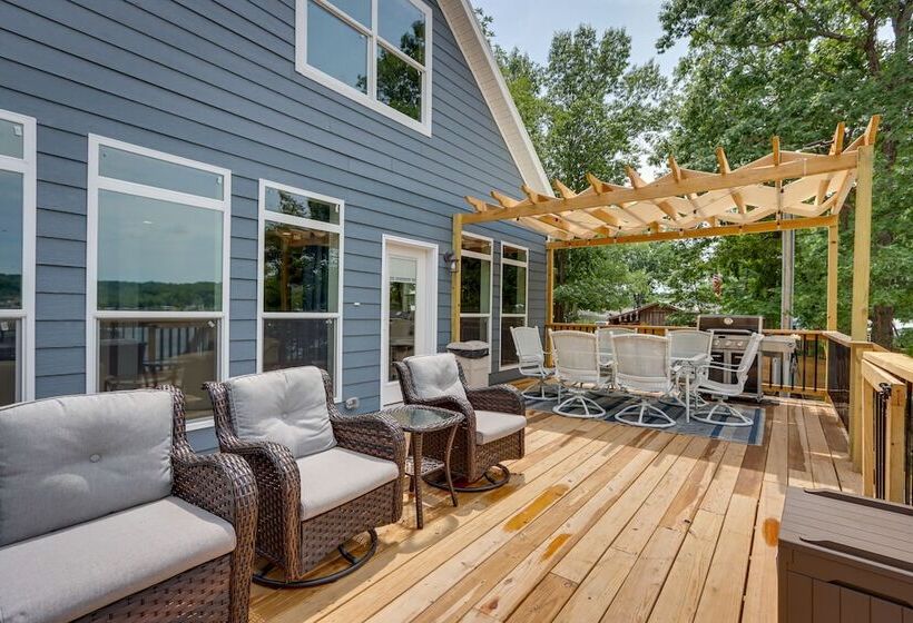 Private Dock + Fire Pit: Lake Of The Ozarks Home!