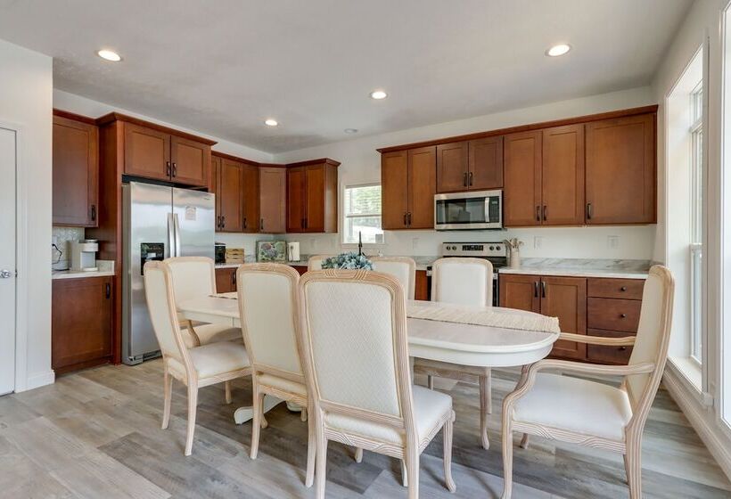 Private Dock + Fire Pit: Lake Of The Ozarks Home!