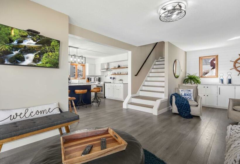 Lake Pepin Waterfront Cottage   Steps To Beach!