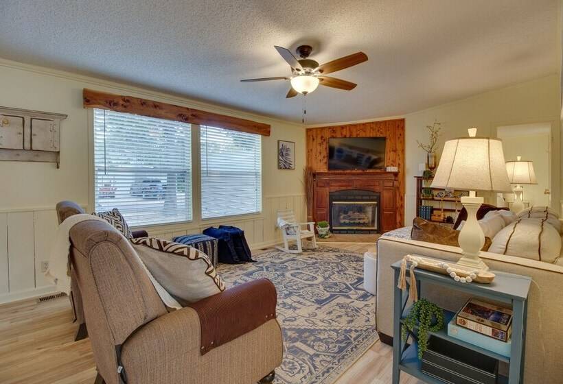 Lake View Mountain Home Retreat W/ Fire Pit!