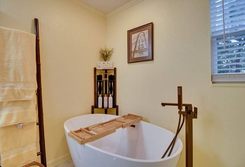 Lake View Mountain Home Retreat W/ Fire Pit!