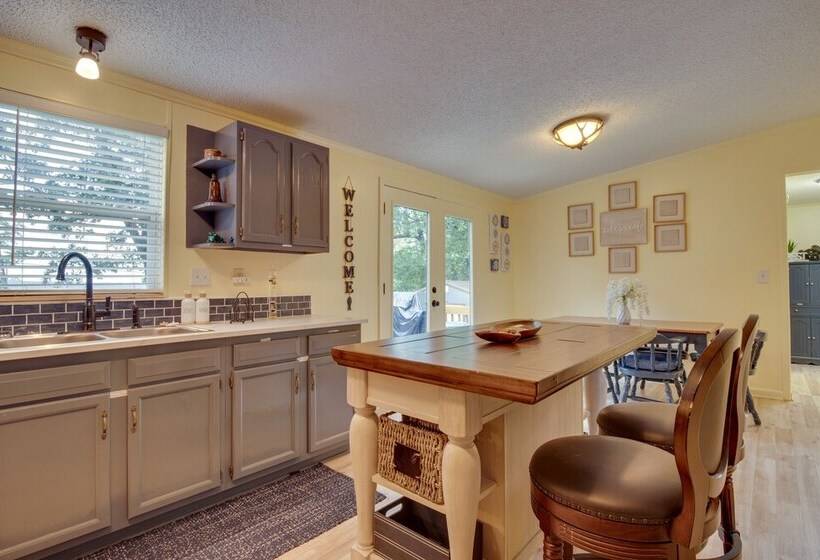 Lake View Mountain Home Retreat W/ Fire Pit!