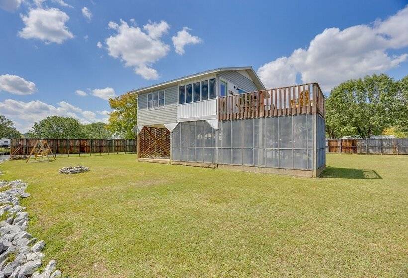 Lakefront Alabama Escape W/ Boat Dock & Fire Pit!