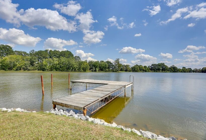 Lakefront Alabama Escape W/ Boat Dock & Fire Pit!