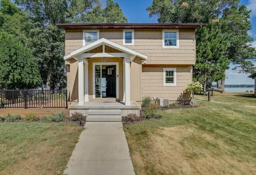 Lakefront Chippewa Falls Haven W/ Private Deck!