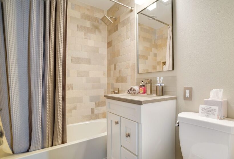 Lakefront Chippewa Falls Haven W/ Private Deck!