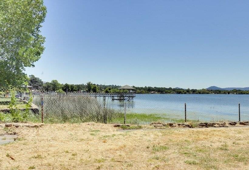 Quiet Lakefront Clearlake Vacation Rental!