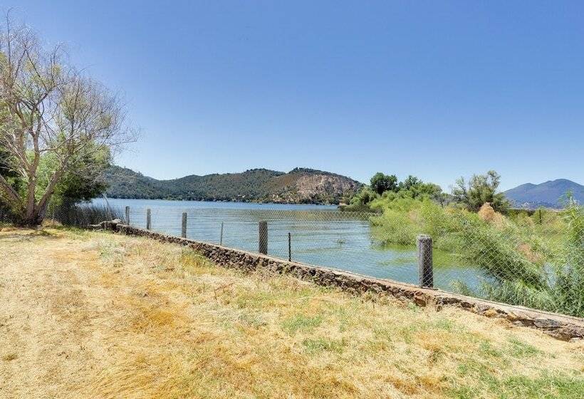 Quiet Lakefront Clearlake Vacation Rental!