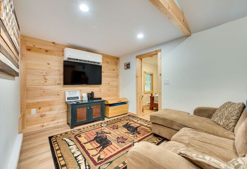 Lakefront Limerick Cottage W/ Private Beach!