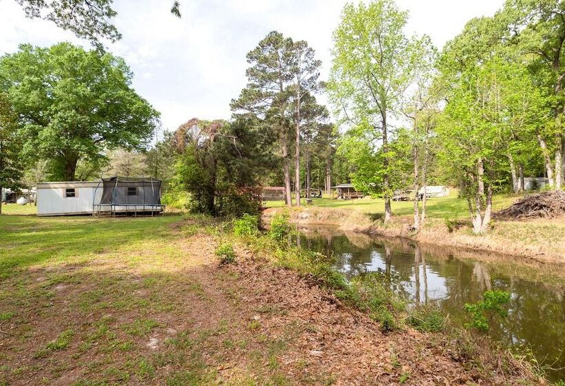 Lakefront Many Vacation Home W/ Kayaks!