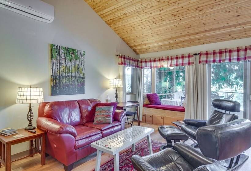 Lakefront Snohomish Cottage W/ Private Dock!