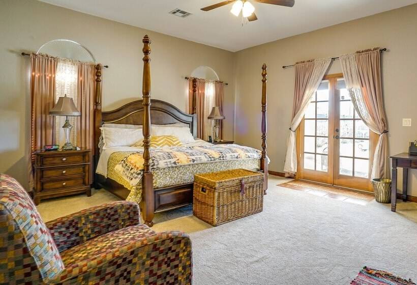 Las Cruces Home W/ Private Pool + Fire Pit!