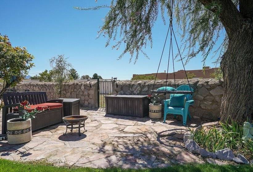 Las Cruces Home W/ Private Pool + Fire Pit!