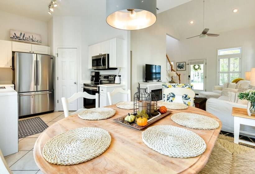 Lemoncello Cottage:  Walk To Blue Mountain Beach!