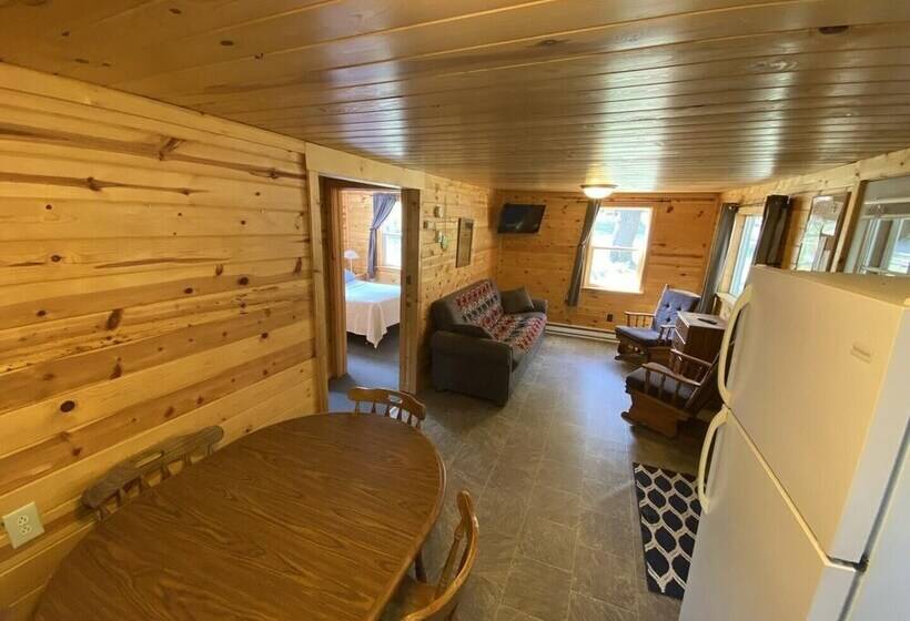 Lincolnwood Cabin 3