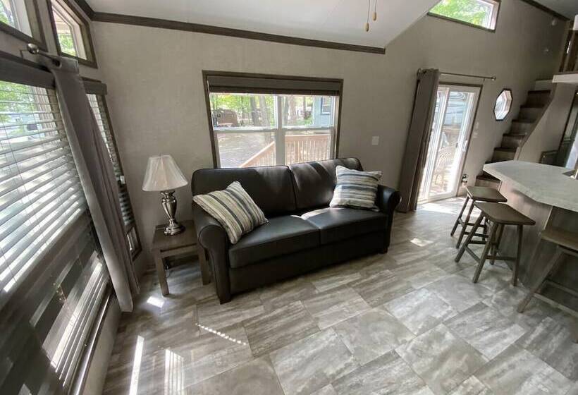 Lincolnwood Tiny House 08