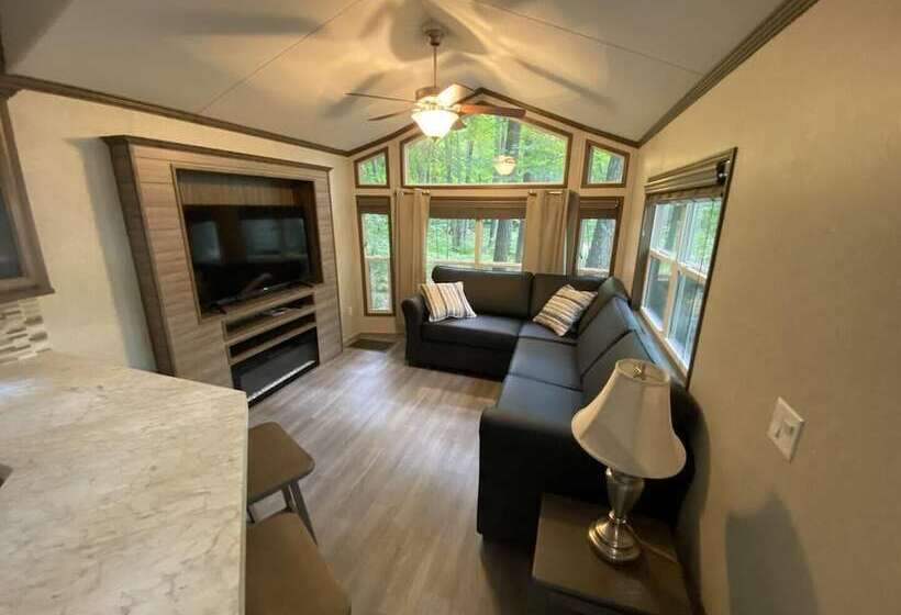 Lincolnwood Tiny House 12