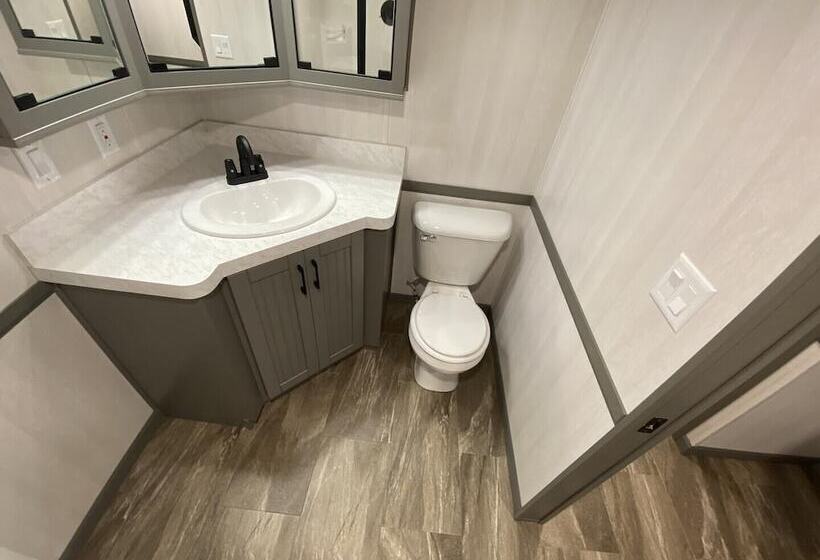 Lincolnwood Tiny House 13