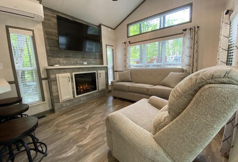 Lincolnwood Tiny House 13