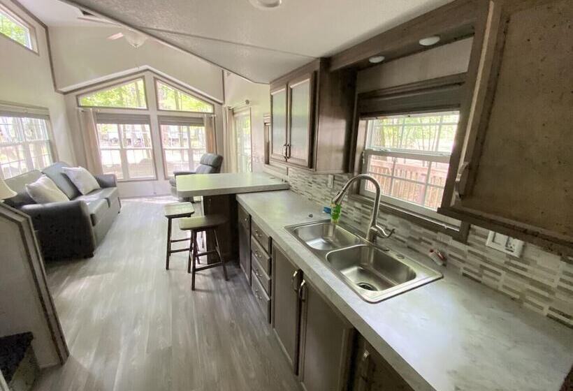 Lincolnwood Tiny House 14