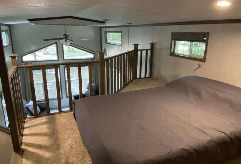 Lincolnwood Tiny House 14